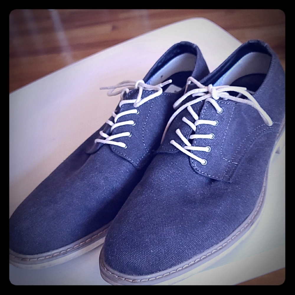 Blue-gray casual men's shoes, size 10M
